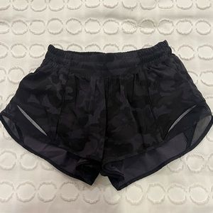 Lululemon Hotty Hot Low Rise 2.5inch shorts. Size 4